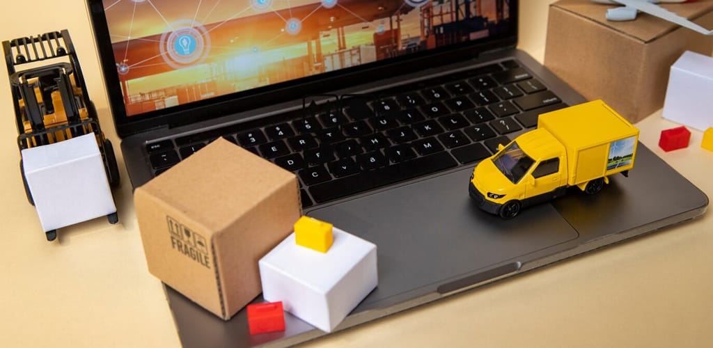 , Choosing Between Dropshipping And Marketplaces For Your Inventory